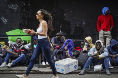 APTOPIX NYC Hotels Shelters Immigration