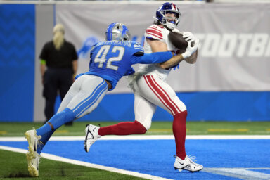 Giants fall in preseason opener to Lions