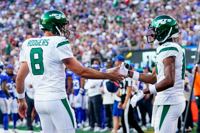 Should Jets look to acquire 4x Pro Bowler Mike Evans? 2 Rodgers is ready for Week 1 with the Jets