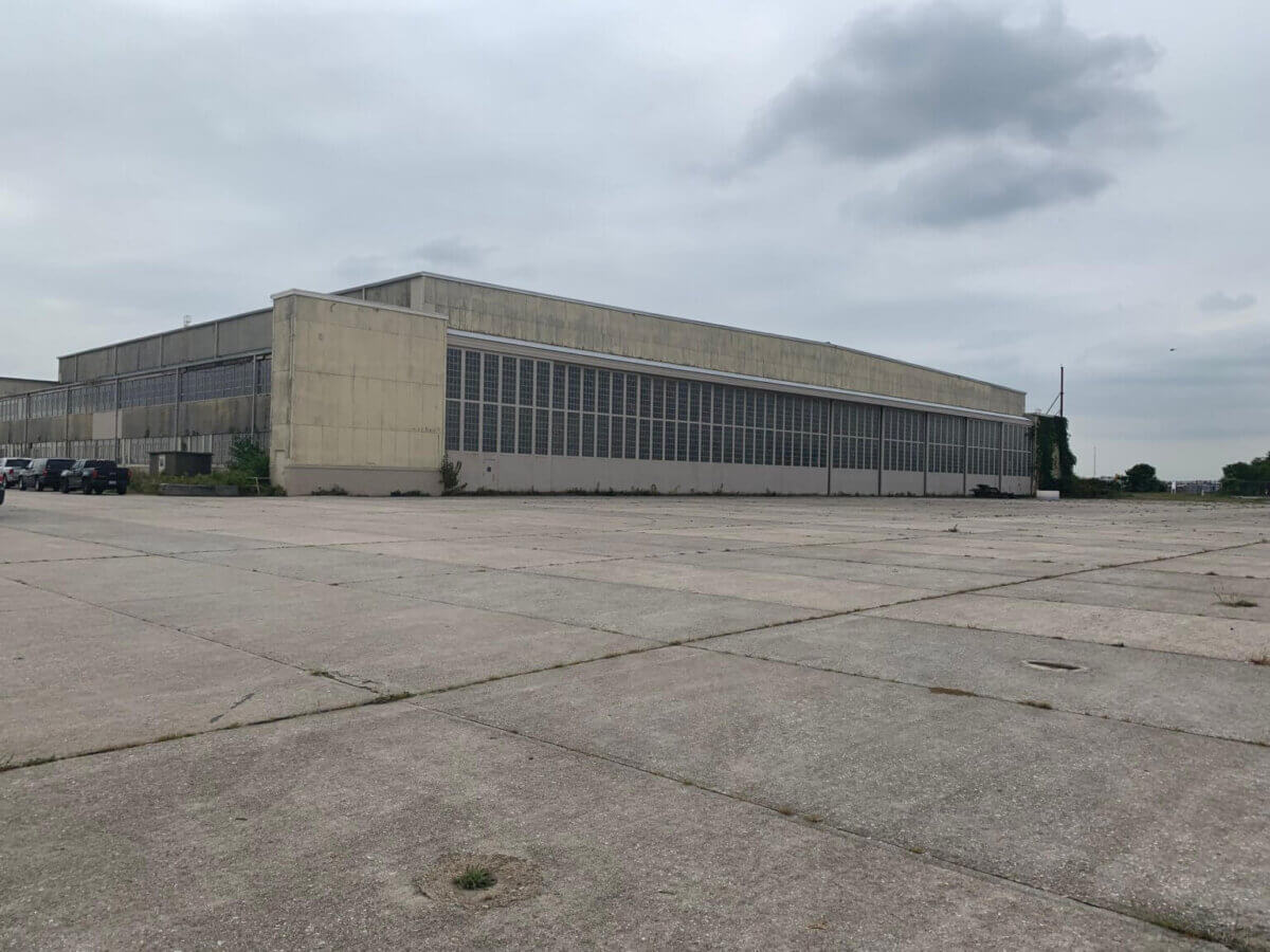 Feds give state, city greenlight to use Brooklyn's Floyd Bennett Field to shelter over 2,000 migrants: Hochul 2 The federal government has not yet allowed city and state officials to use Floyd Bennett Field as temporary housing for migrants.