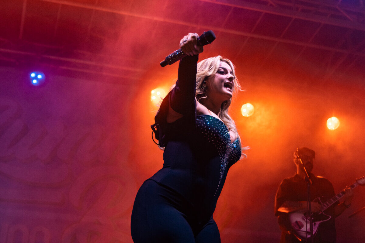 Review | Z100 hosts annual Summer Bash at Hudson Yards amid rainy conditions 7