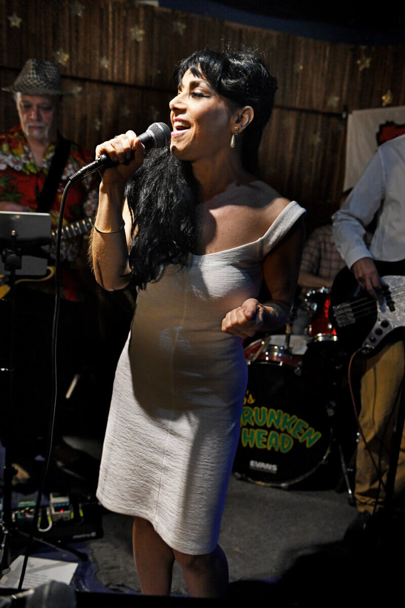Jana Peri sings "Be My Baby" at Dirty Dancing tribute show