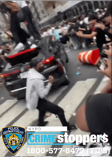  suspects wanted for vandalizing vehicles parked near Union Square