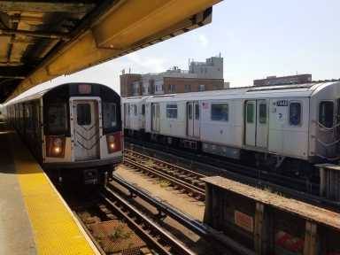 7 trains arrive at 40th Street station.