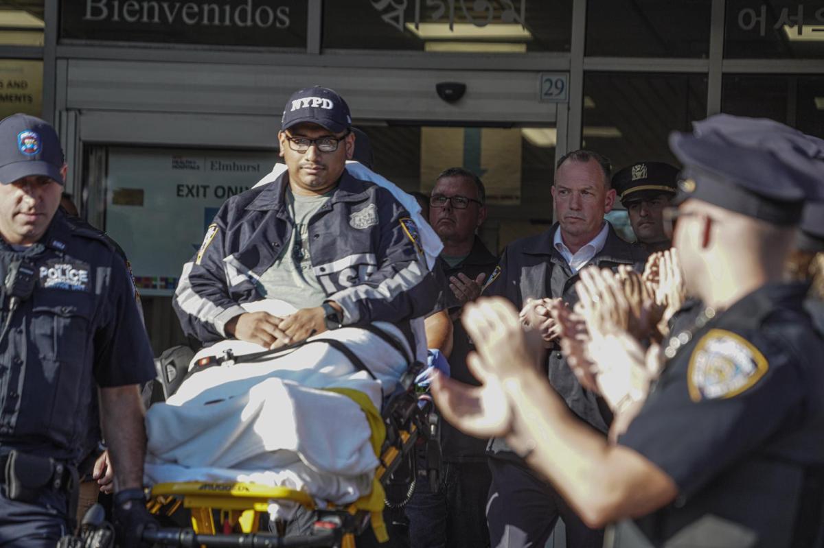 Wounded cop shot in Queens leaves hospital