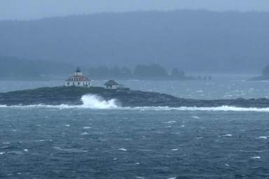 Hurricane Lee's waves hit New England shores in Maine