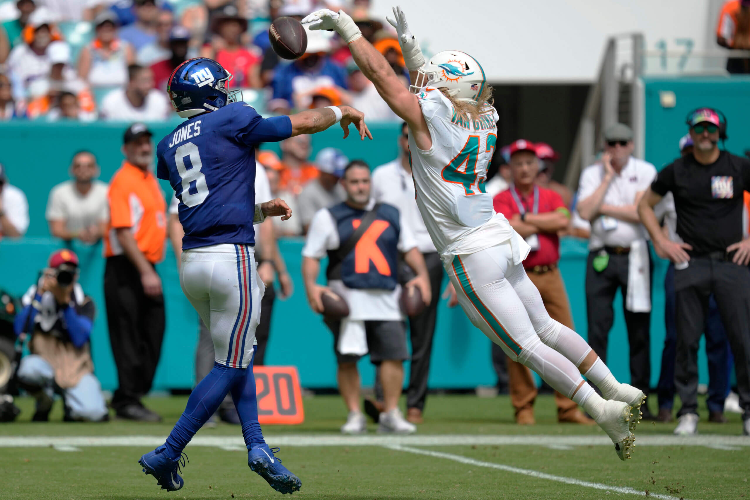 Daniel Jones looking doubtful for Giants' Sunday night Week 6 matchup vs. Bills 2 Giants Daniel Jones