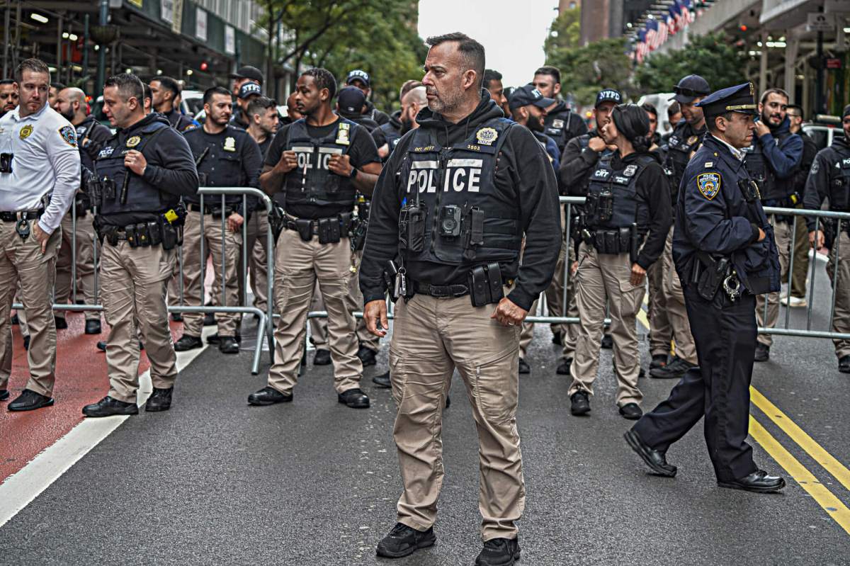 NYPD presence at Israel, Palestine protests in Midtown.