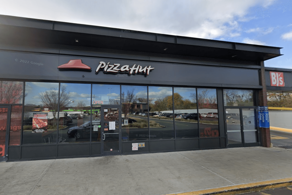 A Pizza Hut location in Flatbush, Brooklyn.