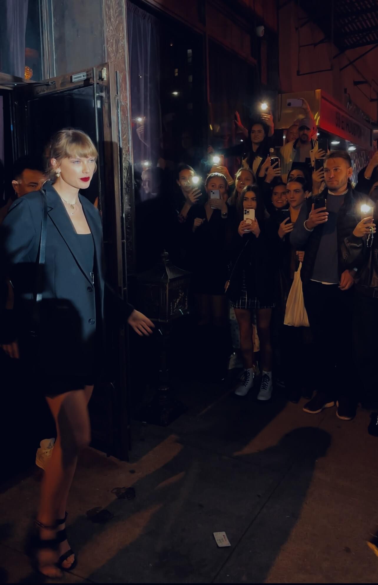 SEE IT: Taylor Swift and Blake Lively light up streets of NYC on girls'  night out