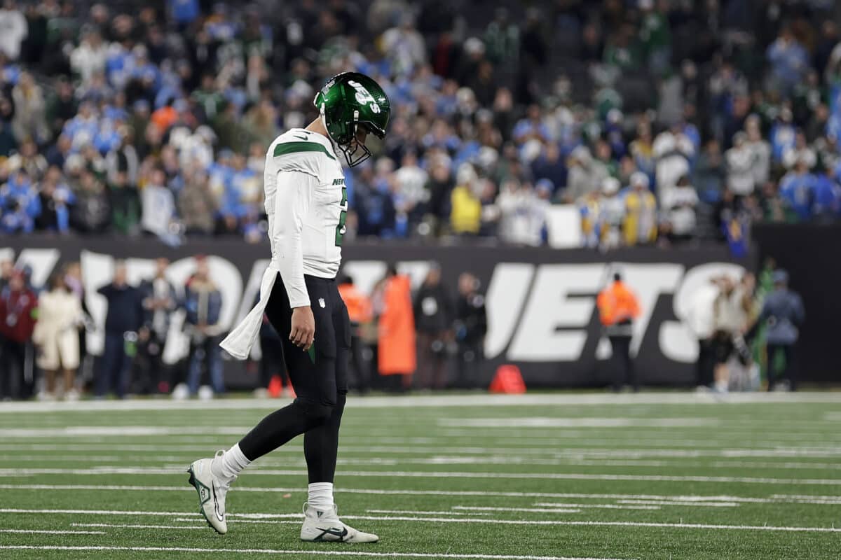 BREAKING: Jets bench Zach Wilson in 2nd half against Bills – Tim Boyle to start at QB