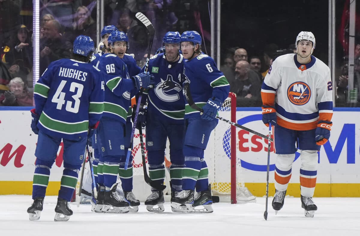 Islanders Canucks Romanov