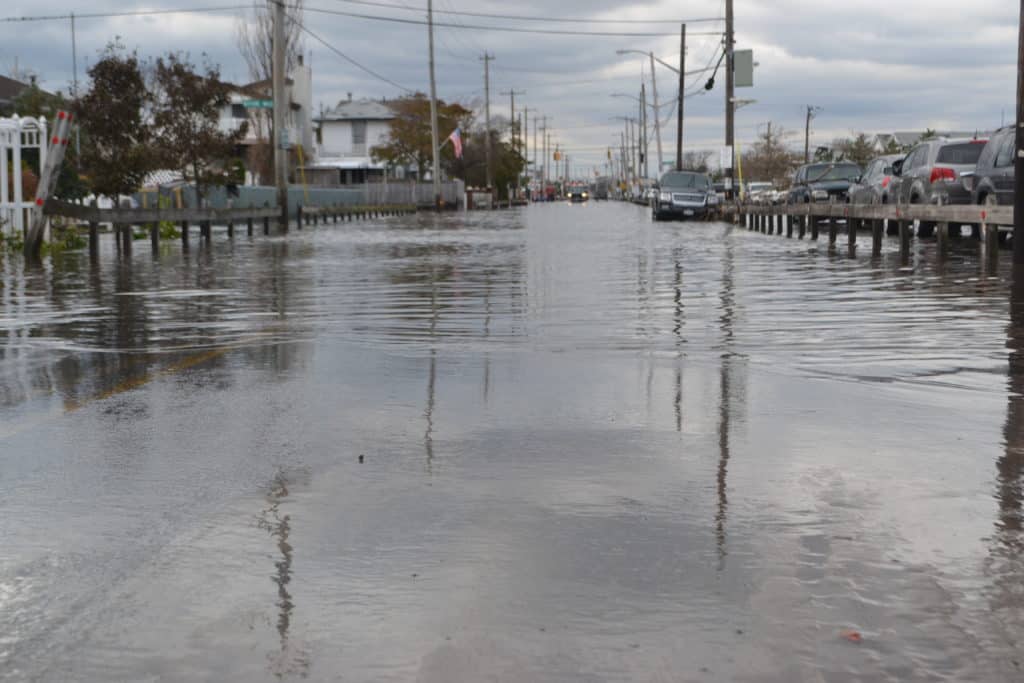 FLOODY-BREEZY-STREETS-1024×683