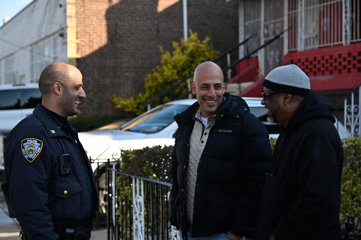 First responder brothers help Brooklyn man