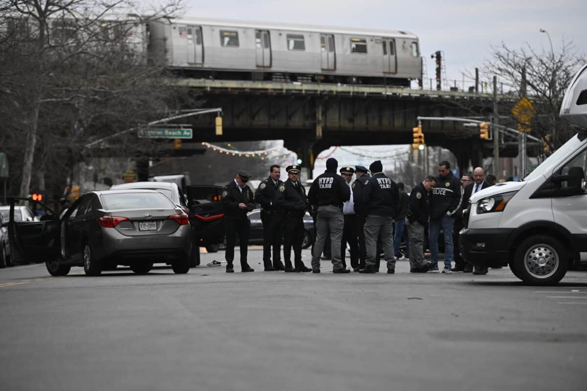 Brooklyn shooting scene where retired cop injured robbery suspect