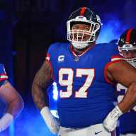 Giants' Dexter Lawrence, team legend Carl Banks at odds after 'delusional' comments 10 Dexter Lawrence Giants