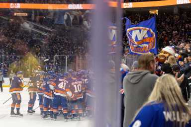 Islanders Maple Leafs