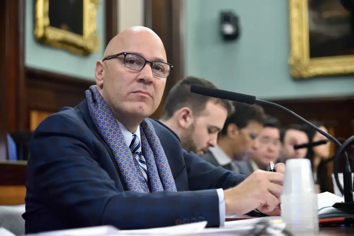 Paul Vallone, former Council Member from Queens political dynasty, dies at 56 1 Queens City Council Member Paul Vallone