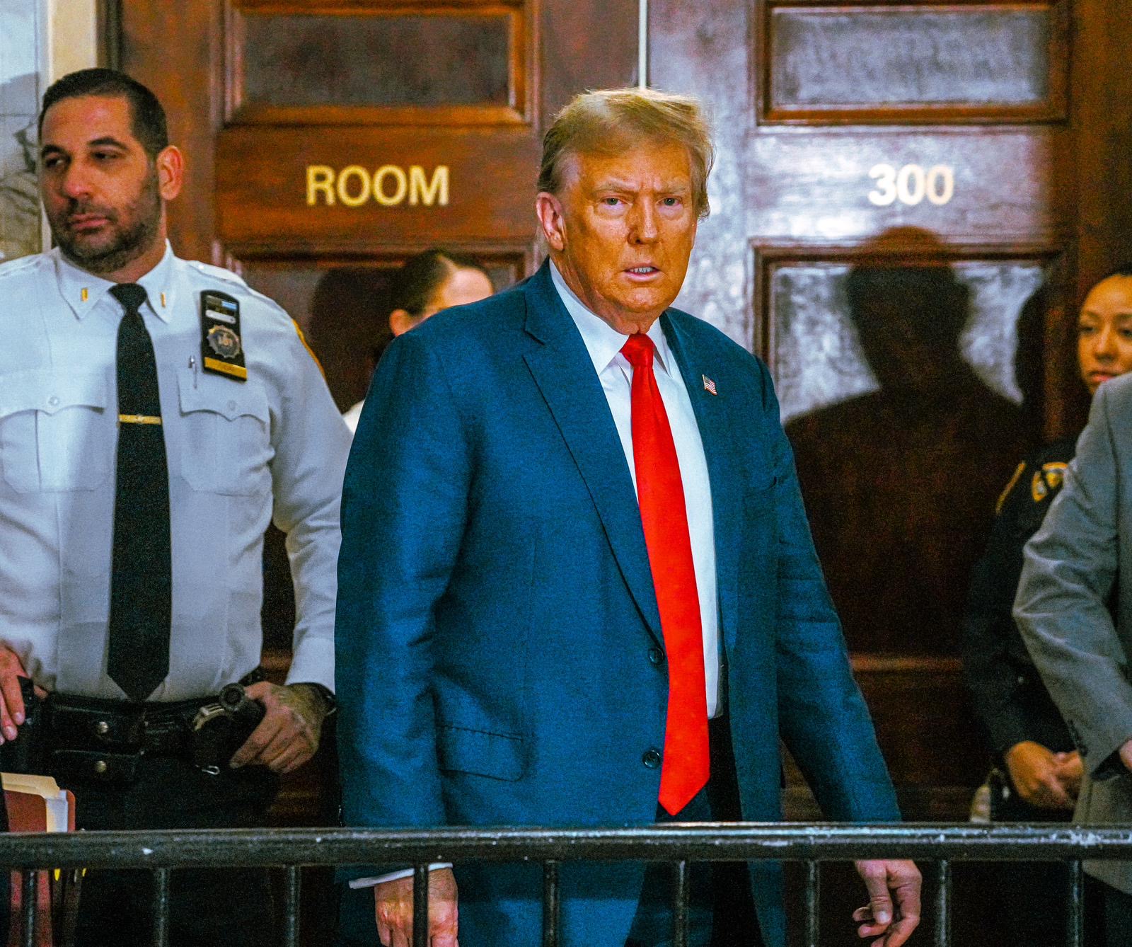 Trump civil fraud trial: Judge gets bomb threat at Long Island home as ex-president rants about false ‘election interference’ 5