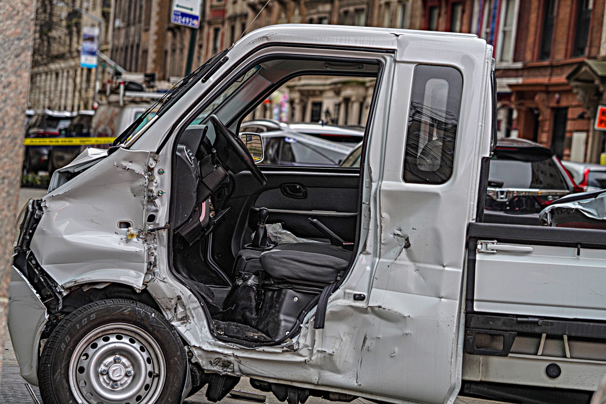 Reckless driver in Harlem fleeing parking ticket crashes into vehicle, injures two: cops 4
