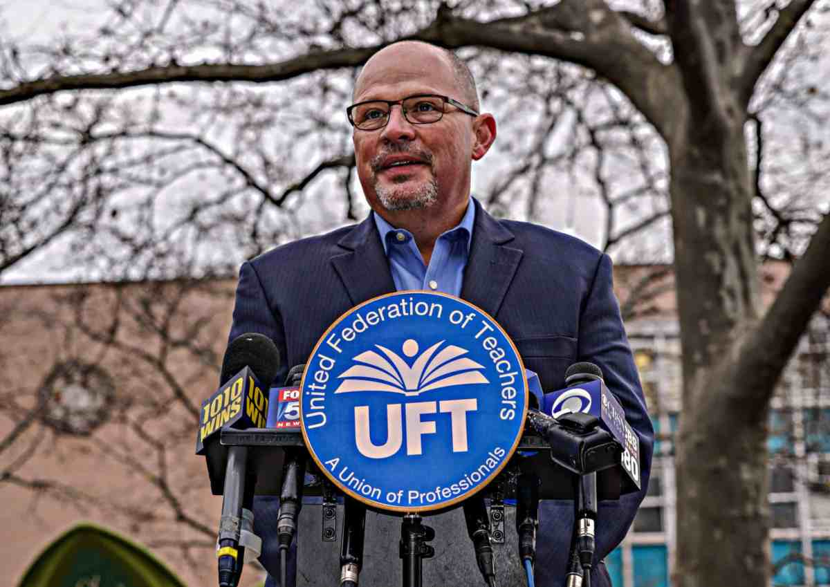 UFT to DOE Reduce public school class sizes by September