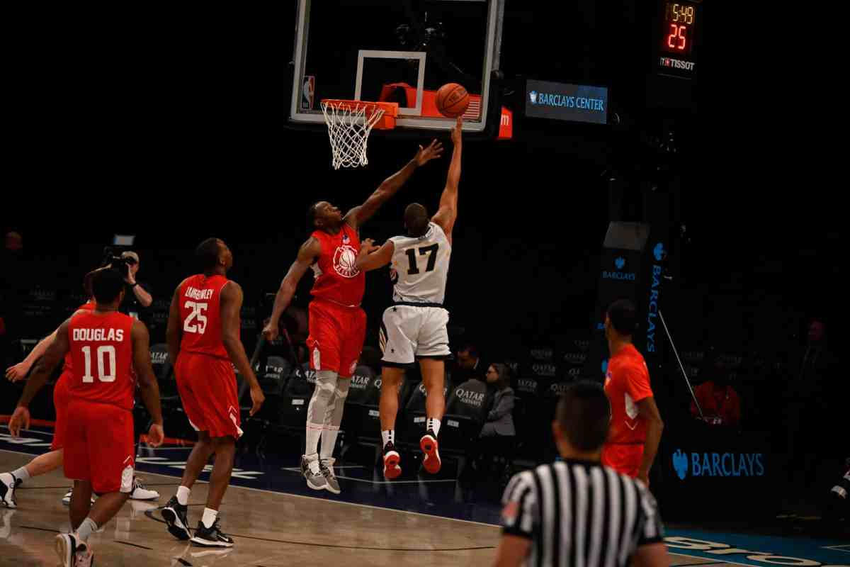 NYPD and FDNY compete in basketball game