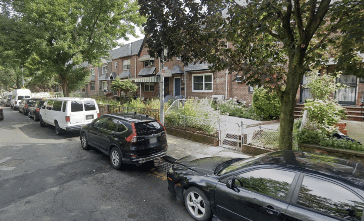 Scene of deadly Queens vehicle robbery