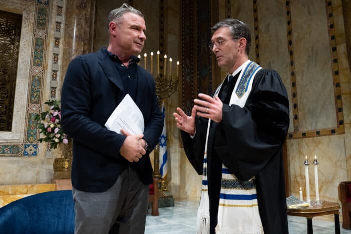 Liev Schreiber with Temple Emanu-El Rabbi Joshua Davidson