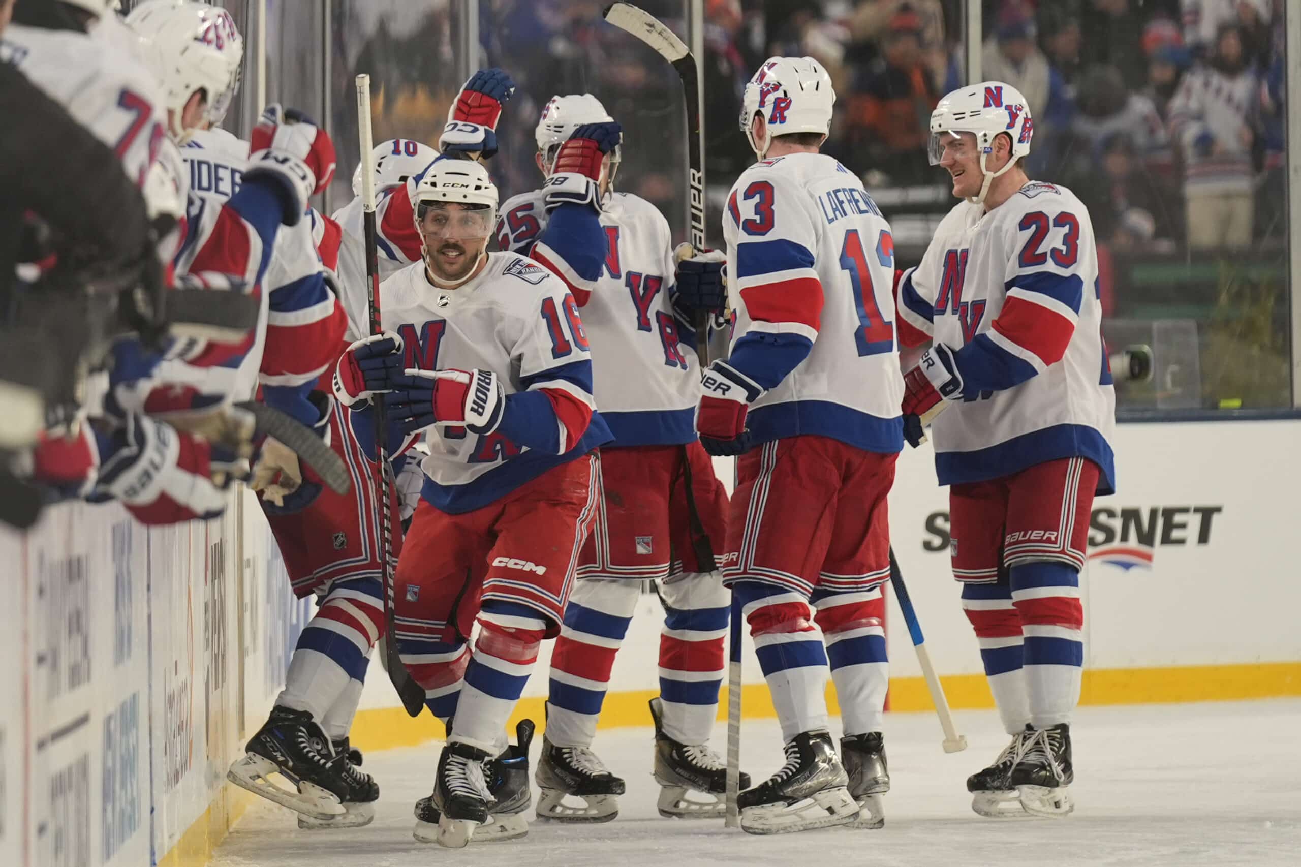 Rangers Islanders Stadium Series