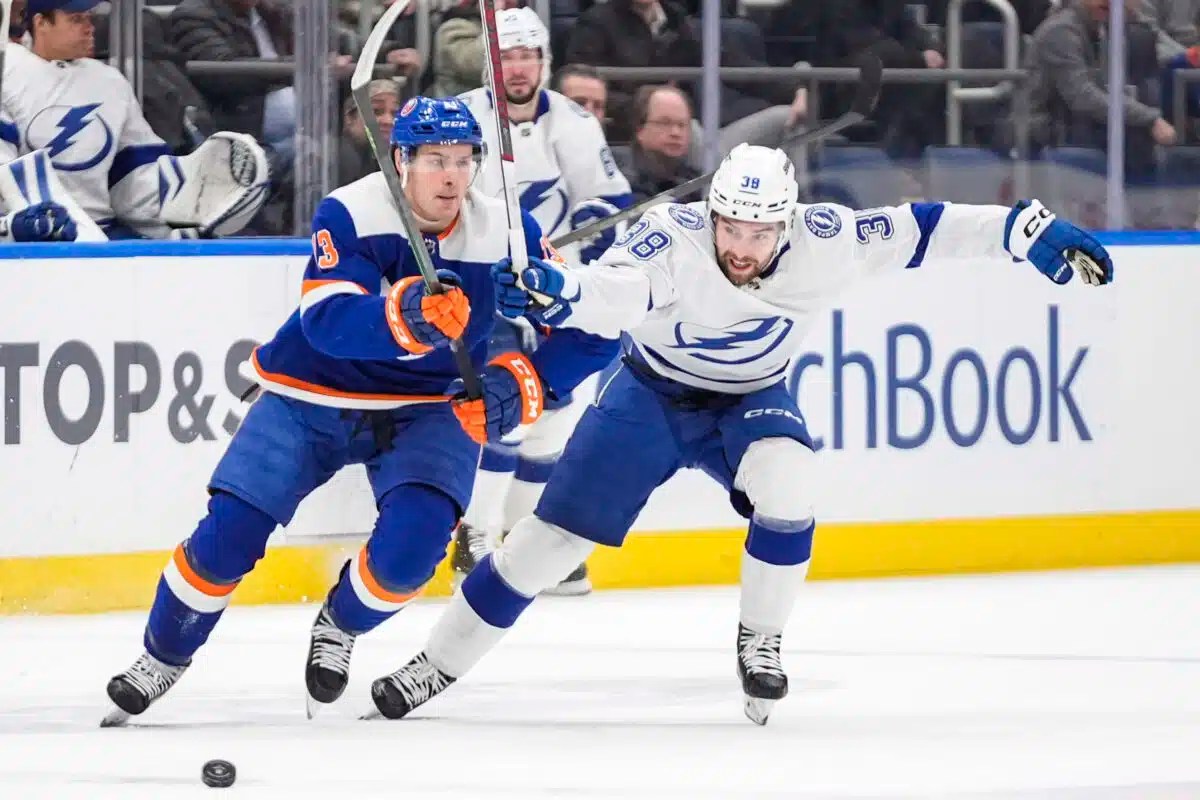 Islanders Lightning Mathew Barzal
