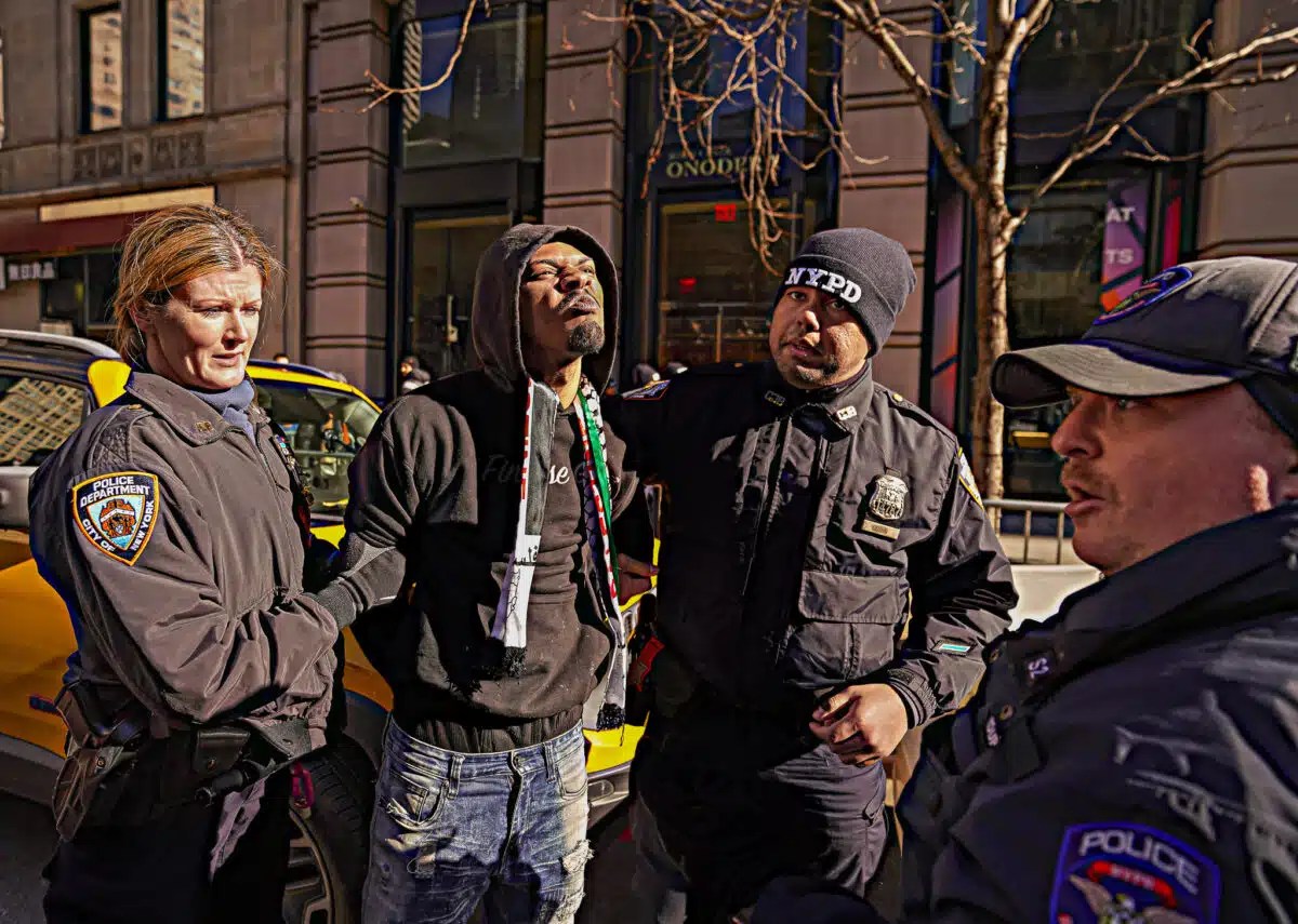 Midtown march sees cops, pro-Palestine protesters clash, leading to numerous arrests 1 NYPD makes arrest of demonstrator at pro-Palestine march