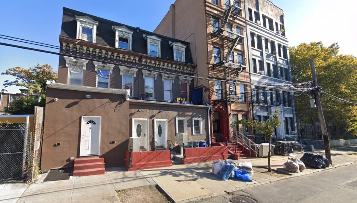 Bronx stabbing suspect identified for slaying man following dispute 3 Bronx home where man was stabbed to death