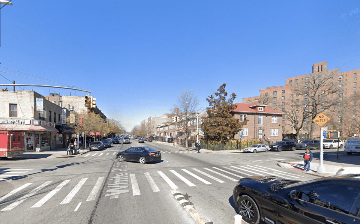 White Plains Road near Archer Street in the Bronx, where the alleged drunk driver fled the scene after hitting the victim in the deadly crash on Sunday morning.