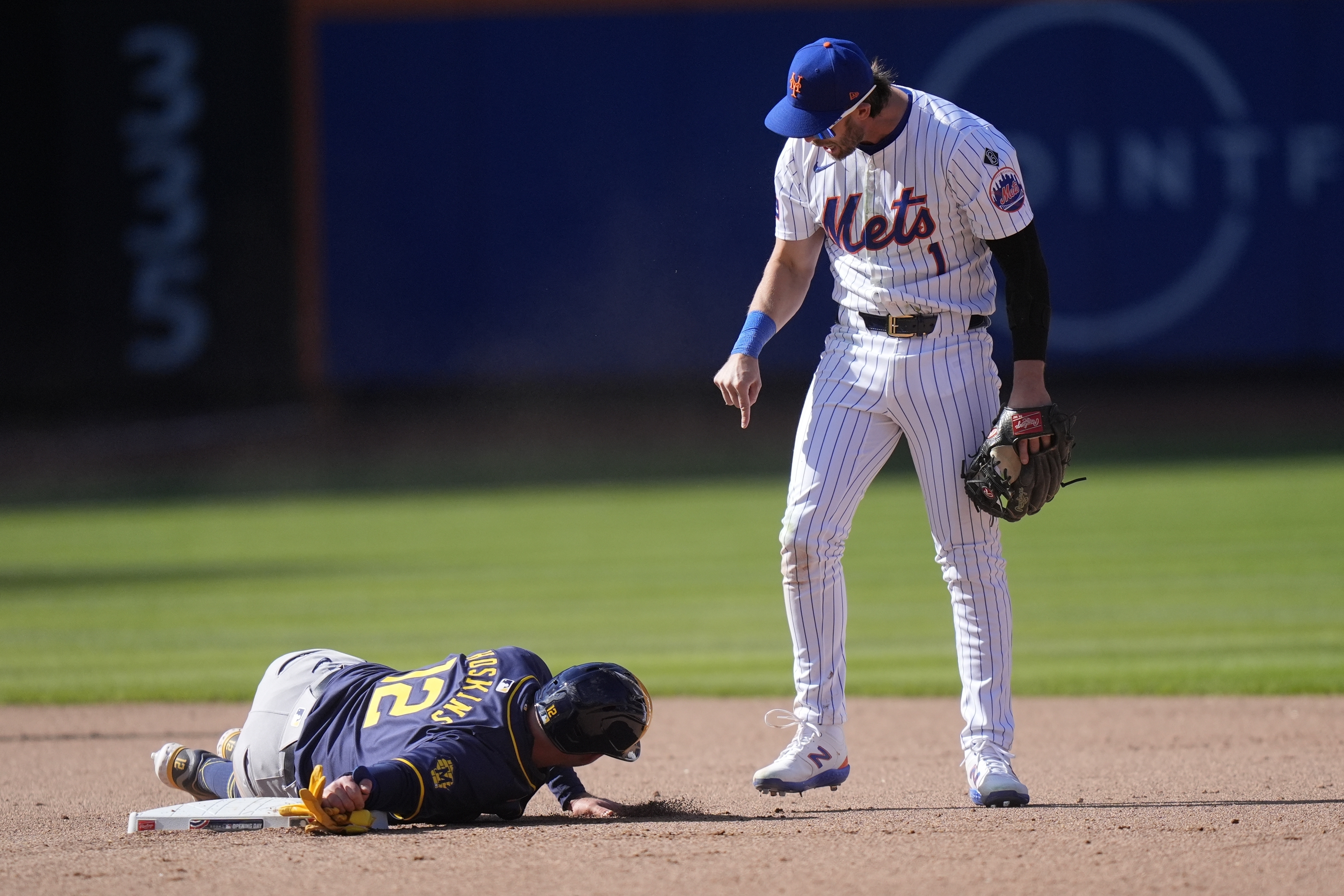 Jeff McNeil Rhys Hoskins Mets Brewers