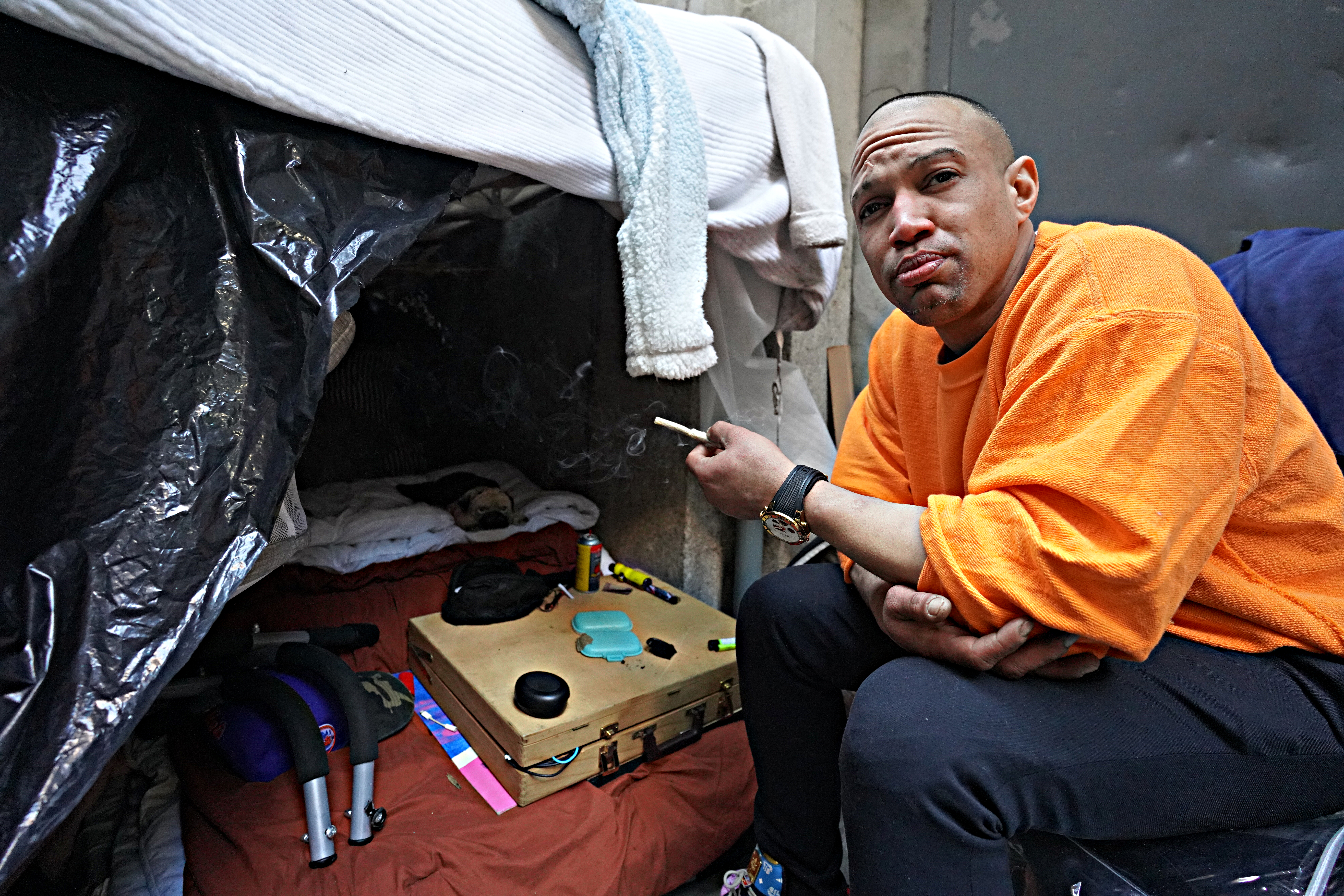 ‘Everybody need a helping hand': This homeless hairstylist in Manhattan cuts the hair of other unhoused New Yorkers 11