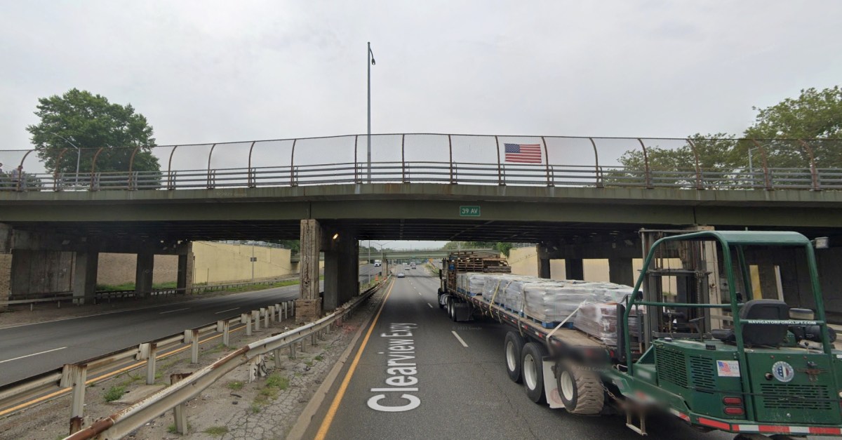 Reckless fool who threw rocks at cars on Queens expressway, injuring four people, still at large 3 Clearview Expressway in Queens