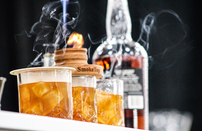 Food show bar smoked cocktail