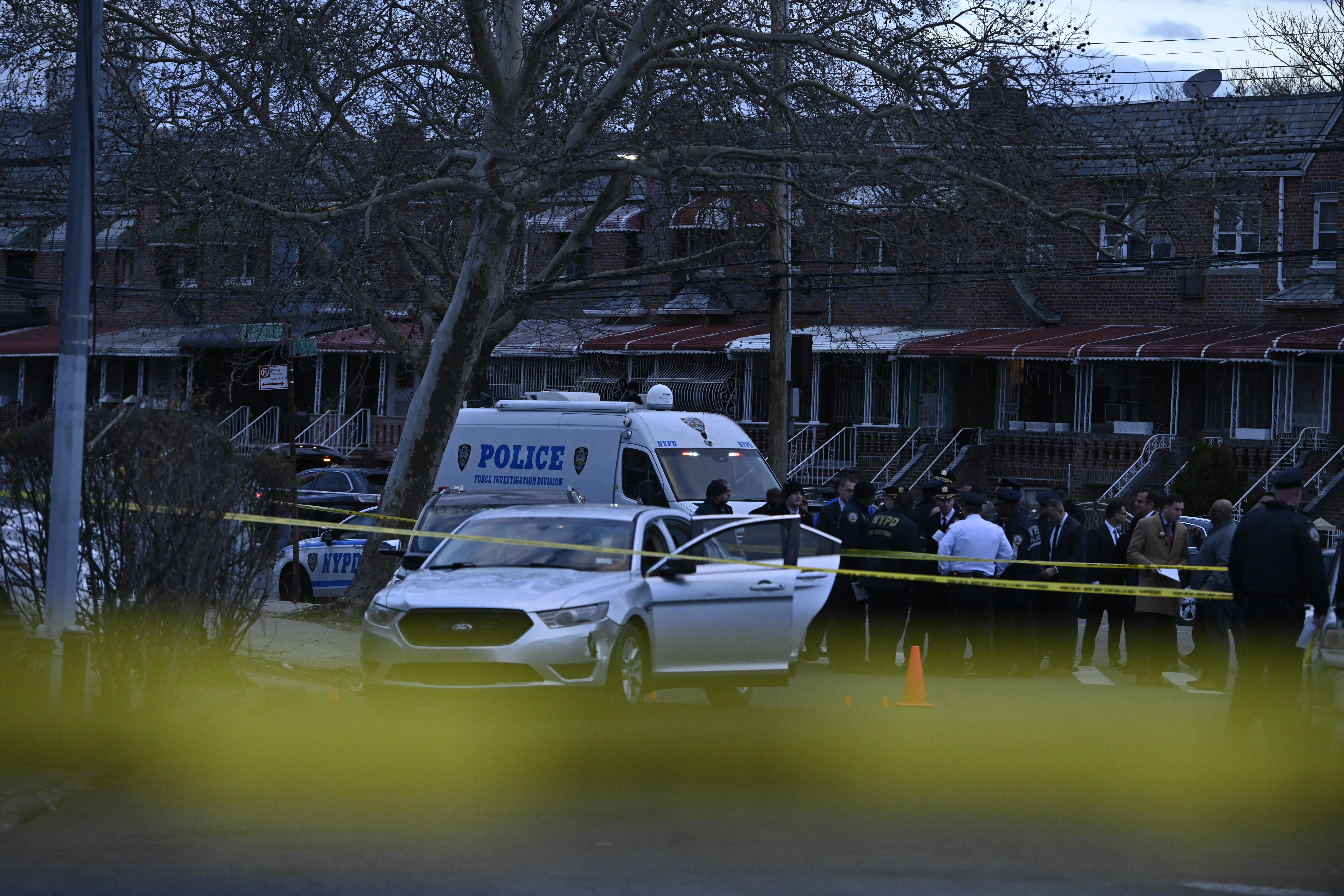 Gunman killed in Brooklyn police involved shooting was chasing individuals after being robbed: NYPD 2