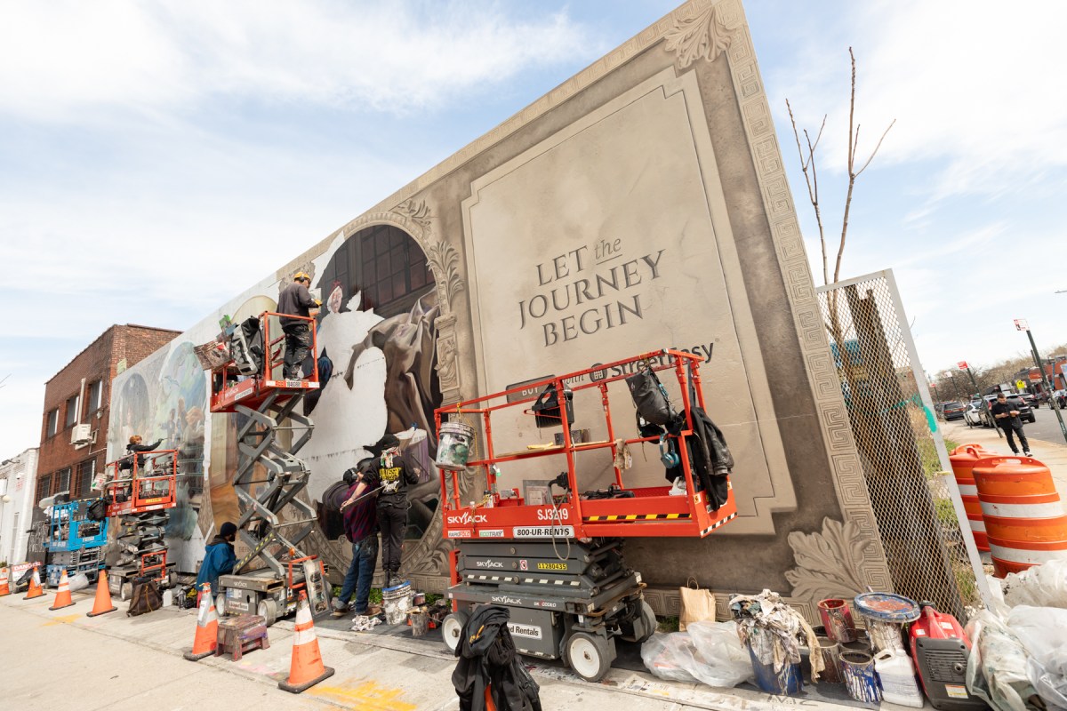 StreetEasy's new campaign brings The Met to the streets of NYC, exploring the journey of homebuying 5