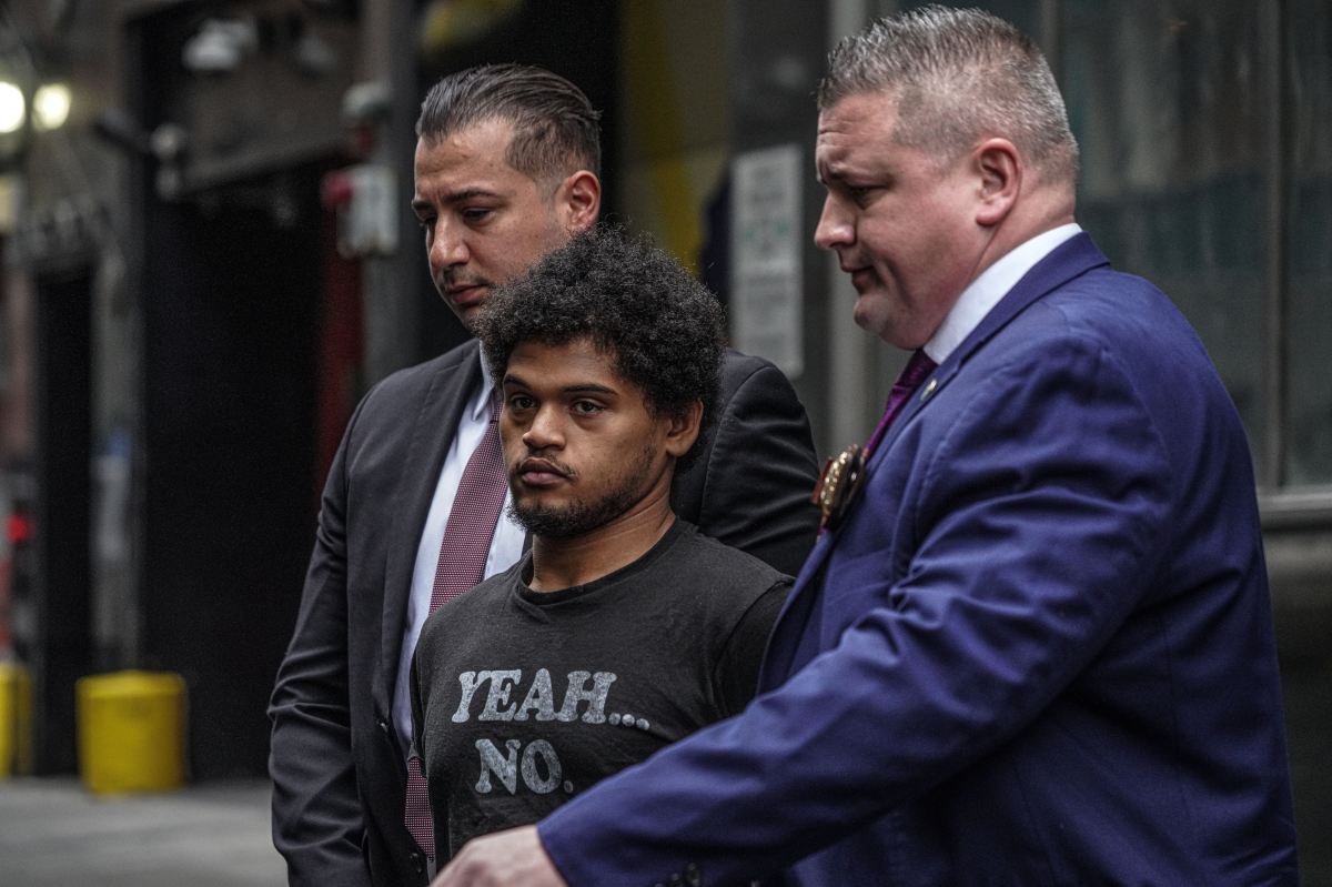 Kips Bay murder suspect escorted by detectives during perp walk