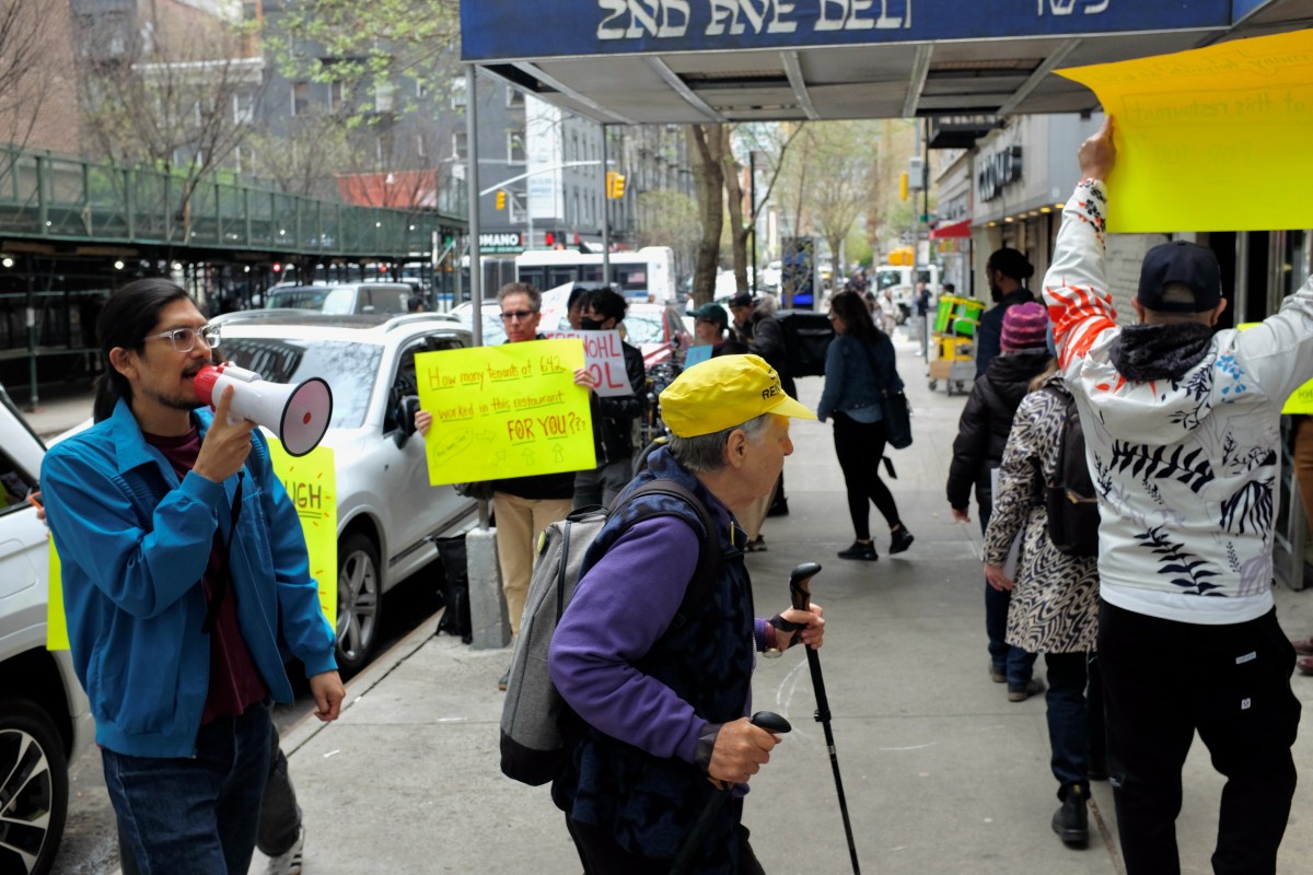 Displaced Alphabet City tenants rally against landlord lockout 3