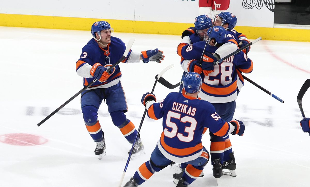 Barzal scores 2 including 2OT winner, Islanders keep season alive with