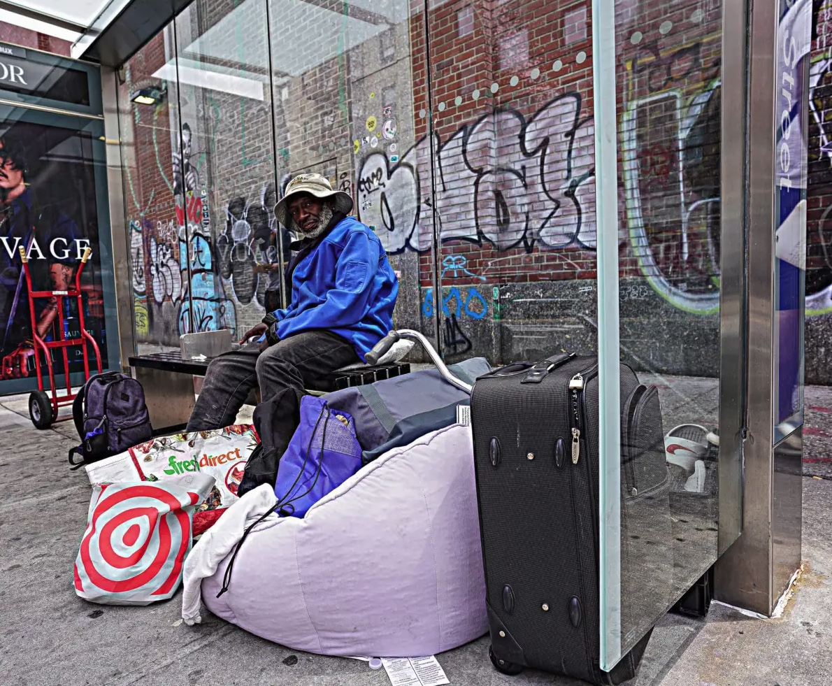 Award winning photo of homeless man snapped by amNY breaking news editor Dean Moses