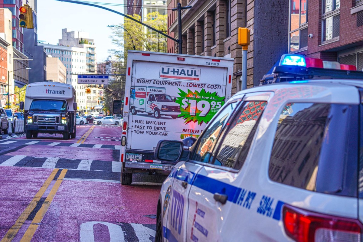 Downtown Brooklyn crash between U-Haul truck, bus leaves 15 injured 3