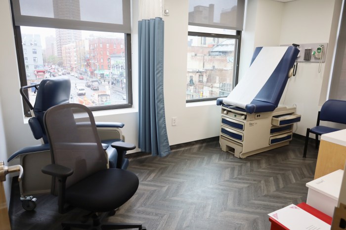Housing Works cuts ribbon at new Harlem site and expands Food is Medicine program with $300,000 check 8