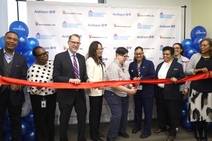 Housing Works cuts ribbon at new Harlem site and expands Food is Medicine program with $300,000 check 7