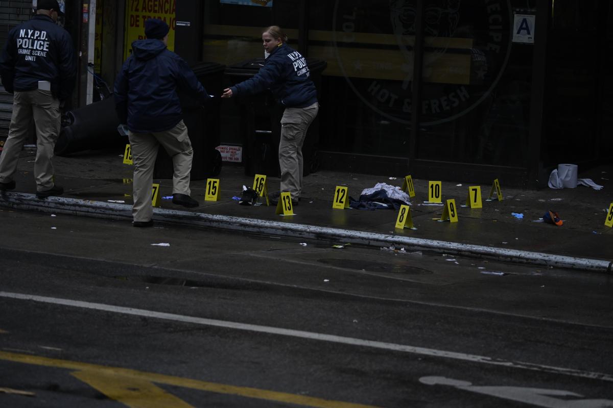 Police investigate Queens police shooting scene