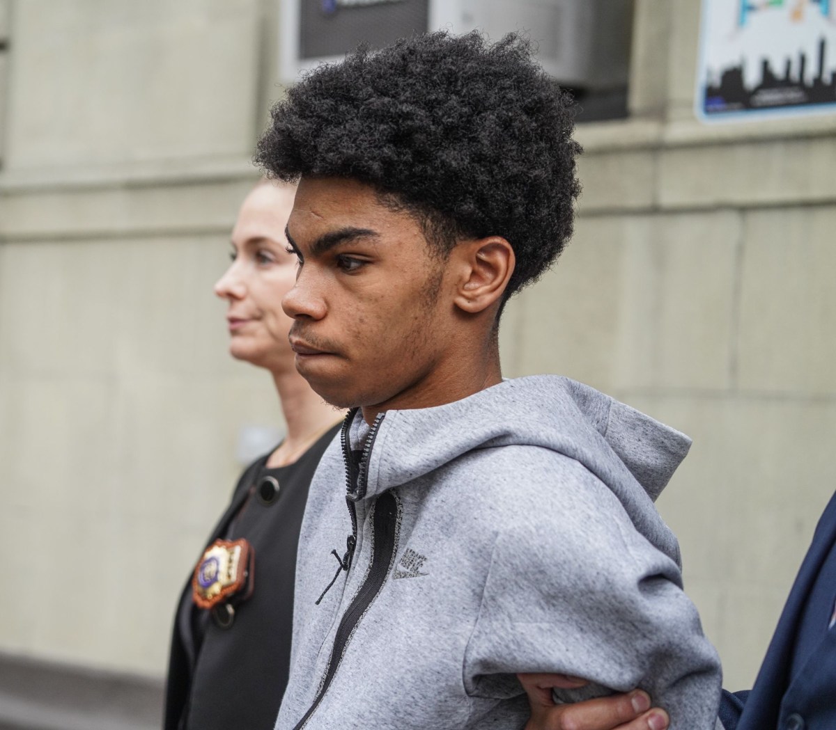 Babyface teen cuffed for fatal shooting of 16-year-old boy outside Manhattan school 4 Police cuffed 19-year-old Henry Thomas on Friday. He allegedly gunned down a 16-year-old boy who was attempting to break up a fight outside a school in Soho last week, authorities said