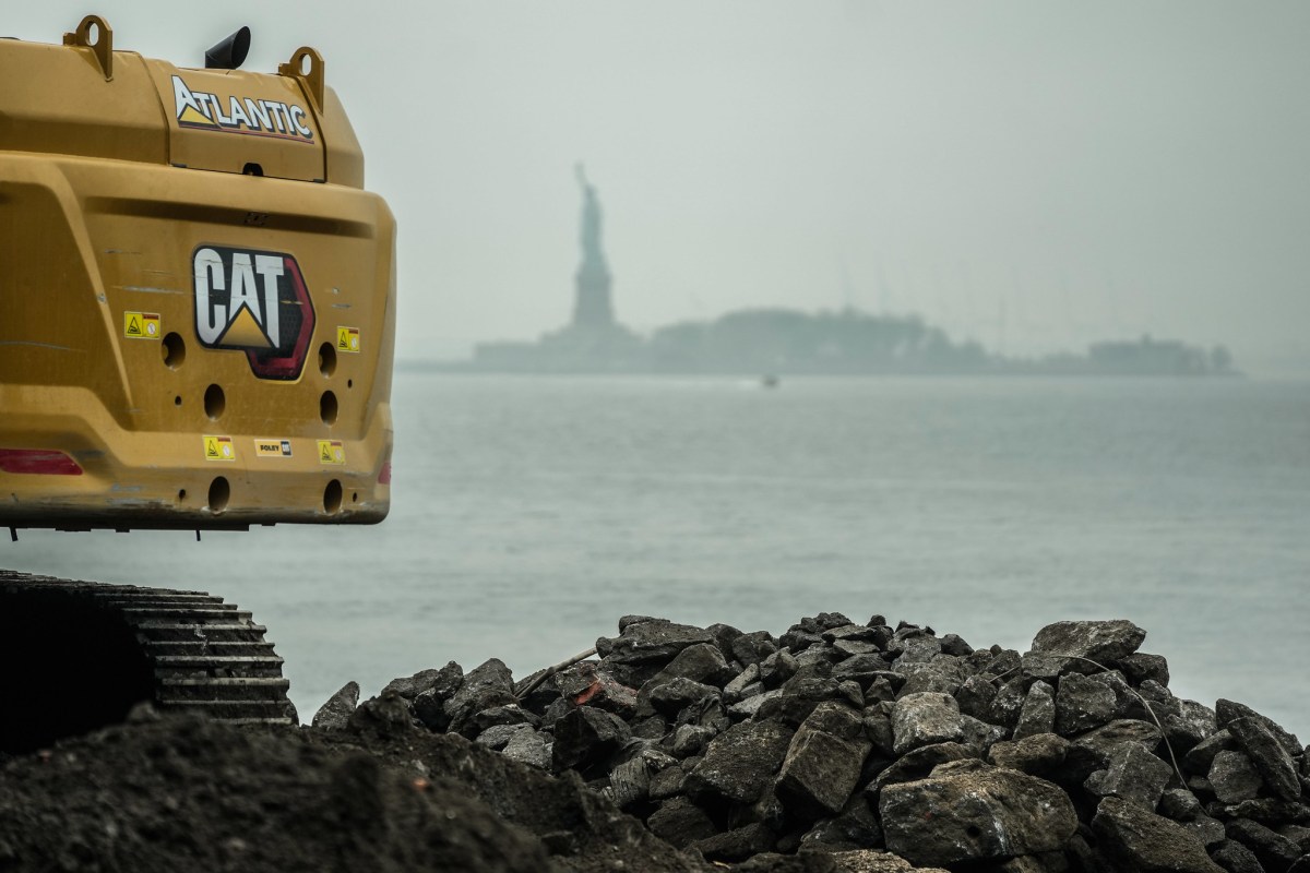 Coastal construction in Battery Park