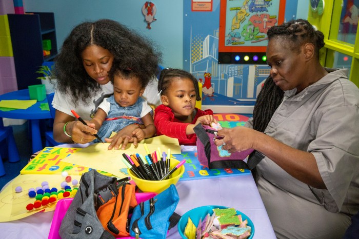 Rikers Island mom visits with daughter and granddaughter ahead of Mother's Day